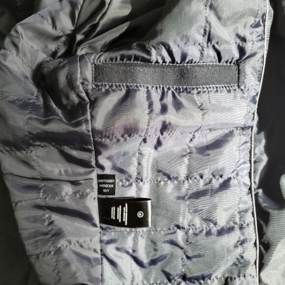 Kenneth Cole Double Breasted Peacoat. - Picture 12 of 13